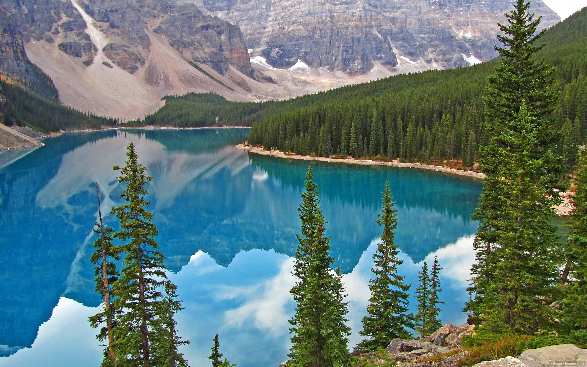 绿茵场上的天方夜谭，当摩洛哥用一秒钟，撕裂巴黎的千年骄傲