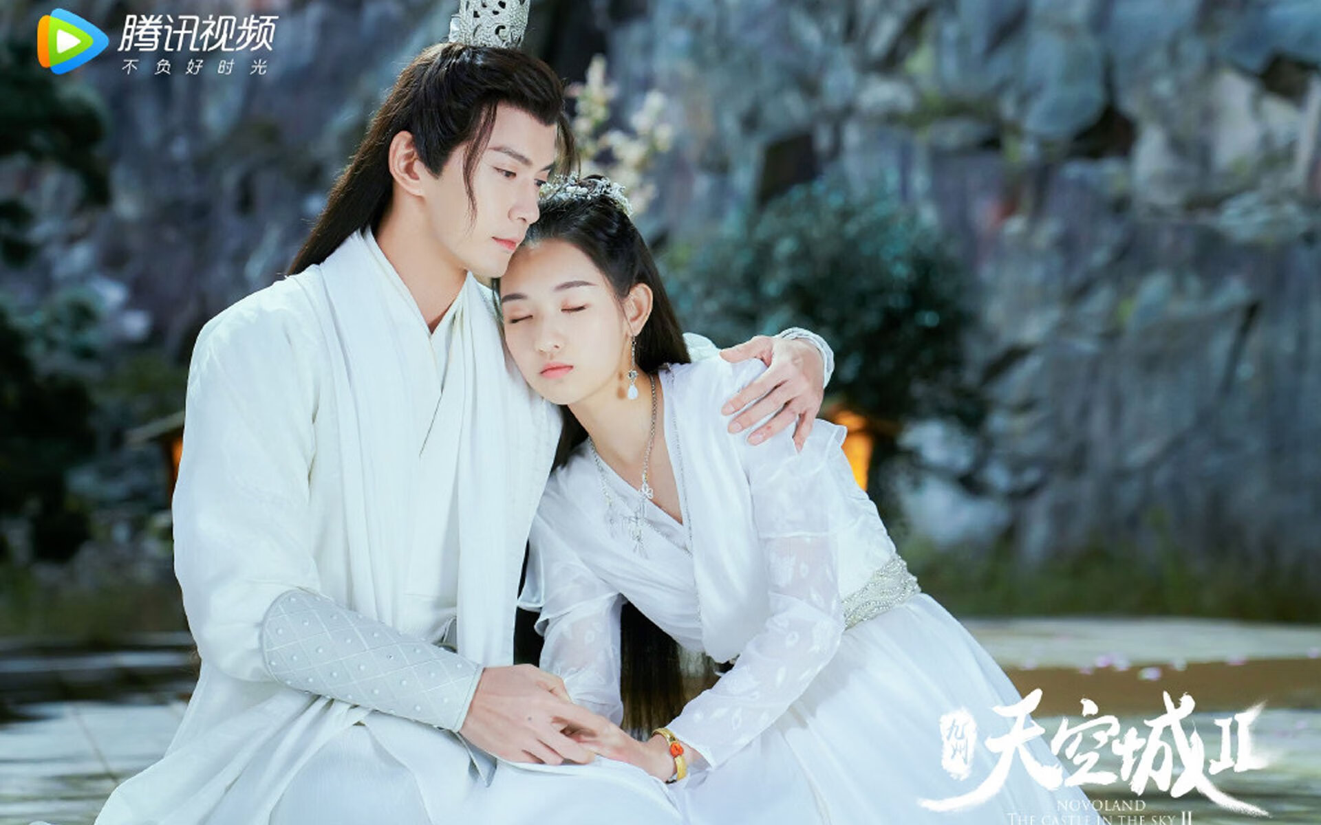 篮球双线震撼,广东队正面击溃尼克斯,莫兰特奥运关键战接管比赛